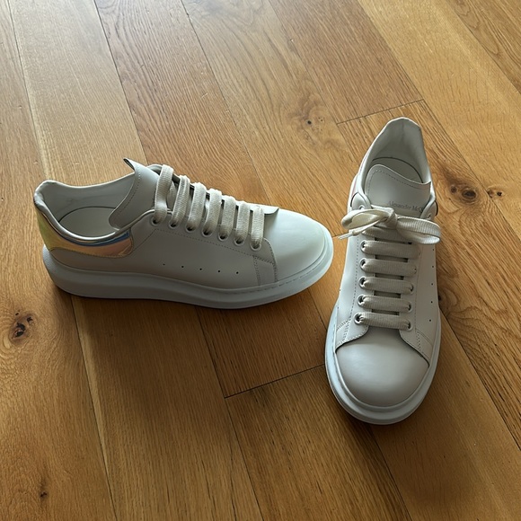 Men's Oversized Sneaker - White - Size 11. - Picture 1 of 7